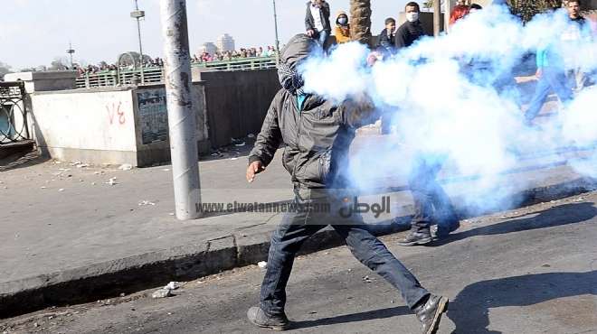  اشتباكات بين الأمن المركزي والمتظاهرين بمحيط ديوان كفر الشيخ
