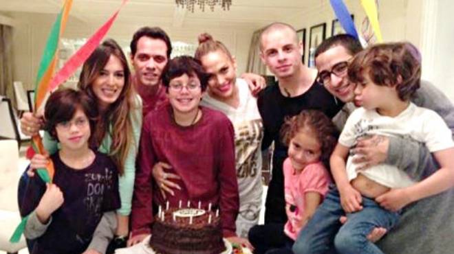  جينفر لوبيز تحتفل مع صديقها بعيد ميلاد ابن زوجها السابق 