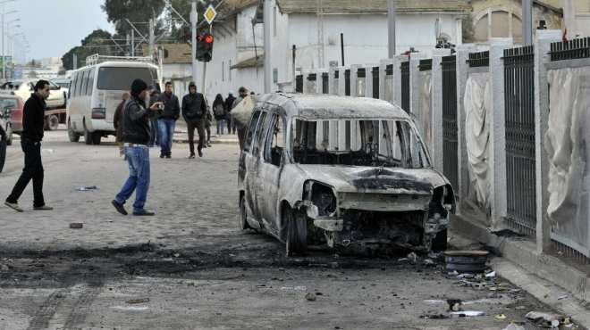  إخوان تونس يهاجمون اعتصام «باردو» ويدهسون الثوار بسيارات التاكسى