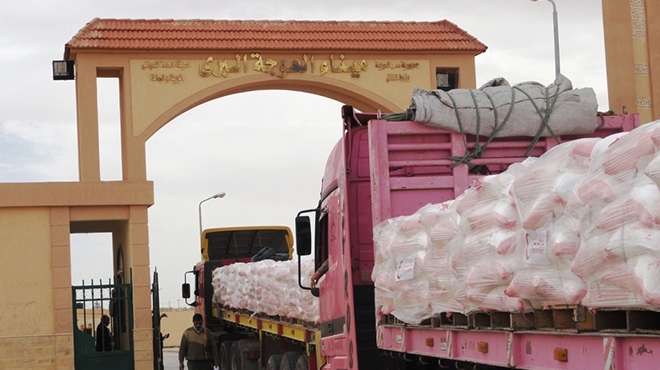 إدخال 4 شاحنات نقل سولار إلى قطاع غزة عبر منفذ العوجة البري 
