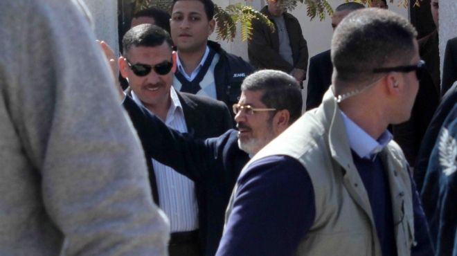 مرسي يصل استاد القاهرة للمشاركة في مؤتمر القوى الإسلامية لنصرة سوريا