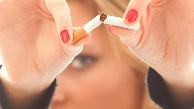  الوجبات السريعة والشمس والتدخين.. من أكثر 10 عوامل تؤثر على جمالك