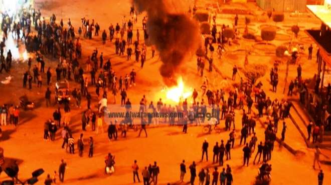 متظاهرون يقطعون طريق ميدان الشون بالمحلة