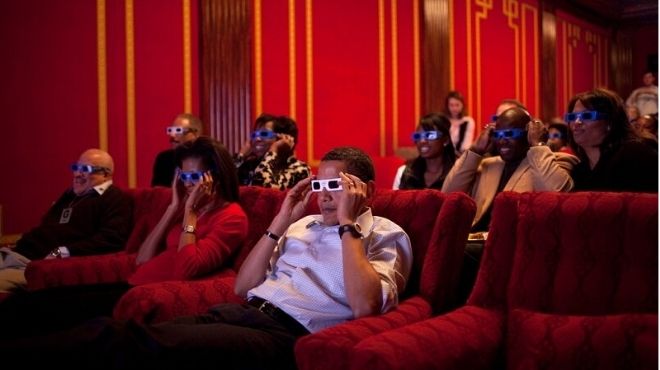 أوباما يستمتع بمشاهدة توزيع جوائز الأوسكار
