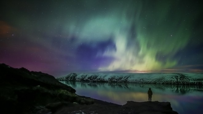  بالصور| الشفق القطبي ينير سماء أيسلندا 