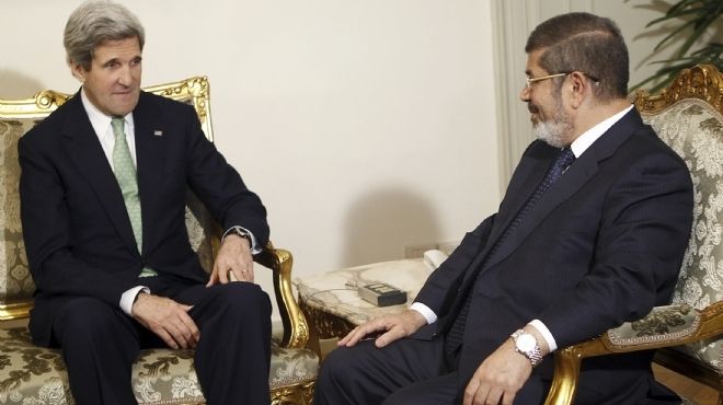 صحف أمريكية: وزير الخارجية نقل لـ«مرسى» قلق واشنطن على مصر