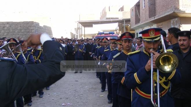  بدء مراسم الجنازة العسكرية على شهداء الشرطة في تفجير 