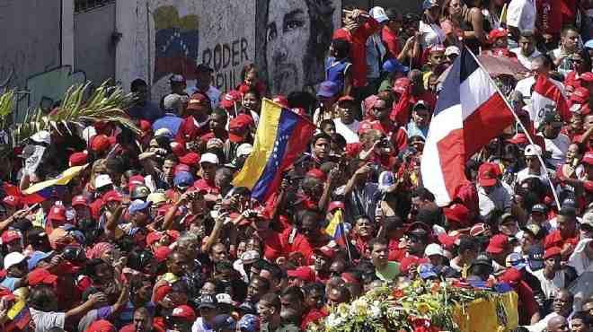  اشتباكات بين الشرطة الفنزويلية ومتظاهرين معارضين للحكومة في 