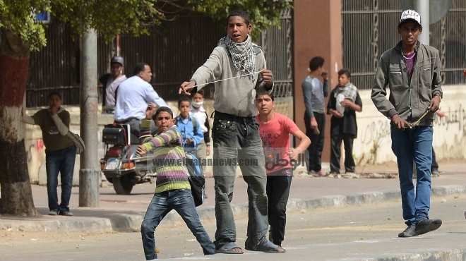  اشتباكات بين متظاهرين ومجهولين أمام قيادة المنطقة الشمالية العسكرية بالإسكندرية 