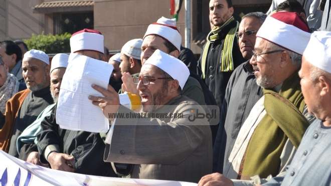 وقفة احتجاجية لأئمة مساجد بالفيوم أمام مديرية الأمن تنديدا بتفتيش بعض المساجد