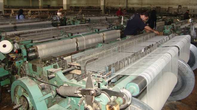  أصحاب مصانع النسيج في بنجلادش يشيدون باتفاق الشركات الغربية 