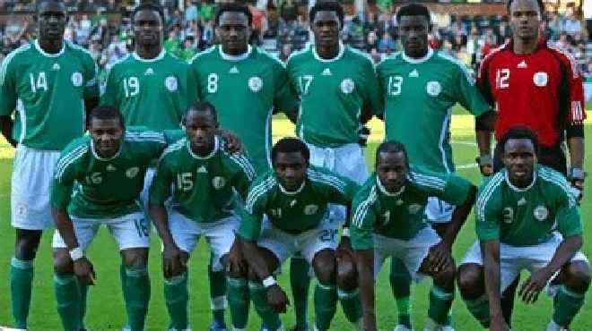  مدرب منتخب نيجيريا يتعهد بالوصول إلى نهائيات كأس العالم بالبرازيل