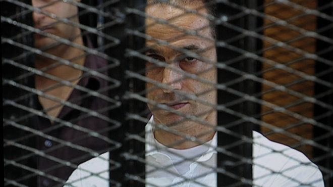 بالتفاصيل.. ننشر نص قرار الإحالة في قضية استيلاء علاء وجمال مبارك علي 2 مليار جنيه  