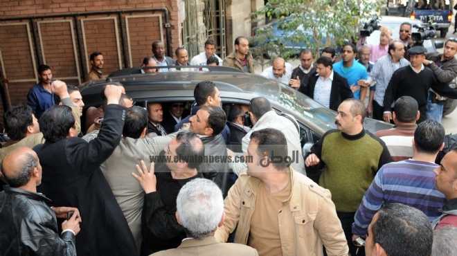مصر تطلب منع 100من رموز نظام القذافي من دخول أراضيها 