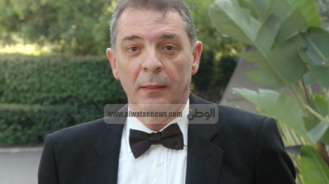 محمود حميدة يعترف: أحاول التخلص من الغرور.. ولا أستطيع الزواج للمرة الثالثة