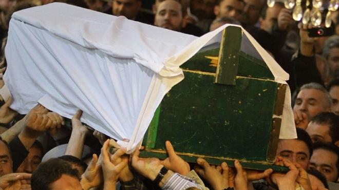 غضب نشطاء المعارضة السورية بعد دفن 