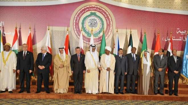 الملوك والرؤساء والأمراء العرب يستبقون افتتاح قمتهم فى الدوحة بصورة تذكارية