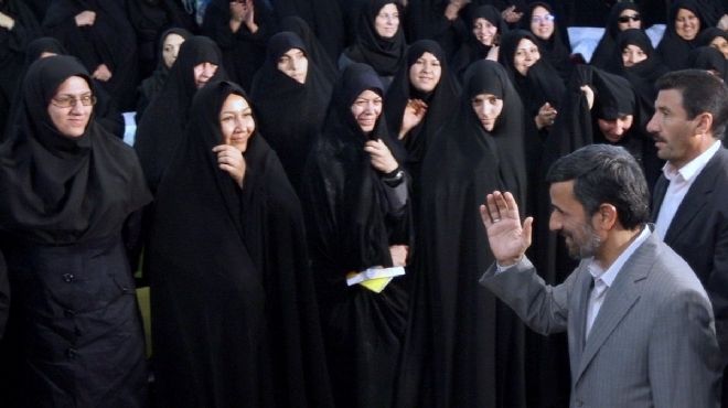 إيران تمنع النساء من مشاهدة مباريات يورو 2012 في الأماكن العامة