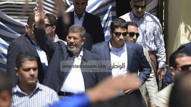 وصول مرسي لقاعة المؤتمرات للاحتفال بيوم المهندس