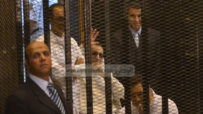 أحزاب تطالب بالعفو عن «مبارك» وبدء «مصالحة وطنية».. ومعارضون: المحاكمة واجبة