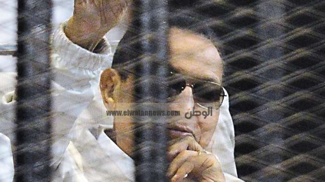 عاجل| وصول مبارك لمستشفى سجن طرة وسط تأمين مشدد
