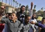  طلاب التعليم المفتوح يشعلون الشماريخ بجامعة القاهرة ويهددون بالاعتصام لتنفيذ قرارات «الأعلى للجامعات» 