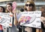  الإعلاميات يرفعن «الشباشب» لـ«وزير التحرش» أمام ماسبيرو 