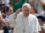  بابا الفاتيكان يحذر من أصنام المال والسلطة واللذة خلال موعظة ألقاها في مزار بالبرازيل 