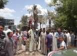  مظاهرة لأهالي إحدى قرى المنصورة احتجاجا على انتشار المخدرات والبلطجة 