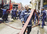 80 طناً من المياه لإطفاء حريق «عمر أفندى» فى مصر الجديدة