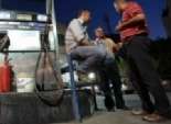 بالفيديو| صاحب محطة بنزين يرفع سعر الوقود على السائقين قبل موعدها