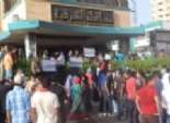 بالصور| طلاب المدينة الجامعية بالزقازيق ينهون مظاهراتهم أمام مبنى المحافظة بعد قطع الطريق 3 ساعات