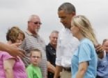 بالصور| أوباما يزور أوكلاهوما ويواسي المقيمين بمدينة موور المتضررة من أقوى إعصار في تاريخ أمريكا