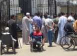 ذوو الاحتياجات الخاصة يتظاهرون أمام ديوان محافظة المنوفية للمطالبة بالتعيين