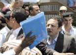 موظفو الإسماعيلية يحتجزون وزير التموين.. والأهالى: «يسقط يسقط حكم المرشد»