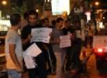 نشطاء يغلقون ديوان محافظة الإسماعيلية بالجنازير اعتراضا على تعيين المحافظ الإخواني