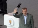 رئيس وزراء تركيا يغير عشرة وزراء وسط فضيحة فساد