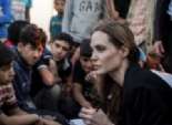  أنجلينا جولي تطلع على أحوال اللاجئين السوريين في المنطقة الحدودية الشمالية للأردن 