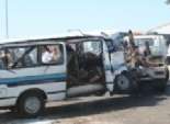 مصرع وإصابة 13 شخصا في حادث انقلاب سيارة على طريق 