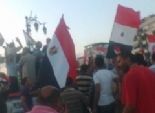 حالة من الغضب والقلق بميدان الساعة بدمياط بعد ضبط المتظاهرين لمندسين تابعين للإخوان 