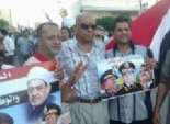  بالصور| الدكتور محمد غنيم وسط متظاهري المنصورة: نريد حياة كريمة بعيدا عن الإرهاب 