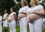  حوامل يتظاهرن ببطون عارية في تركيا رفضًا لإلزامهن البيوت أثناء الحمل 