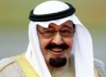  العاهل السعودي يصل الرياض مستندا على حمالة ويتنفس عن طريق أنبوب أوكسجين