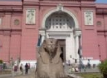 دروع بشرية لحماية المتحف المصري بعد أنباء عن محاولات إخوانية لاقتحامه