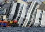  إنشطار سفينة شحن إسبانية قبالة السواحل الفرنسية بسبب العاصفة الجوية