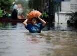 مقتل ستة اشخاص واجلاء 20 الفا بسبب فيضانات في فيتنام 