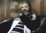 «مرسى» يبشر على نفسه: لابس أزرق فى فترة الحبس الاحتياطى
