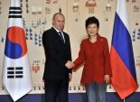  بالصور| الرئيسة الكورية الجنوبية تجري محادثات قمة مع نظيرها الروسي 
