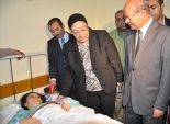 بالصور| وزيرة الصحة ومحافظ الجيزة يزوران مصابي حادث دهشور بمستشفى الهرم