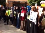 بالفيديو| طالبات الإخوان بالأزهر يقطعن شارع مصطفى النحاس